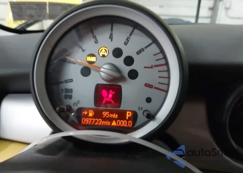 2008 Mini Cooper Clubman из США, поврежденный, VIN WMWML33528TN67402